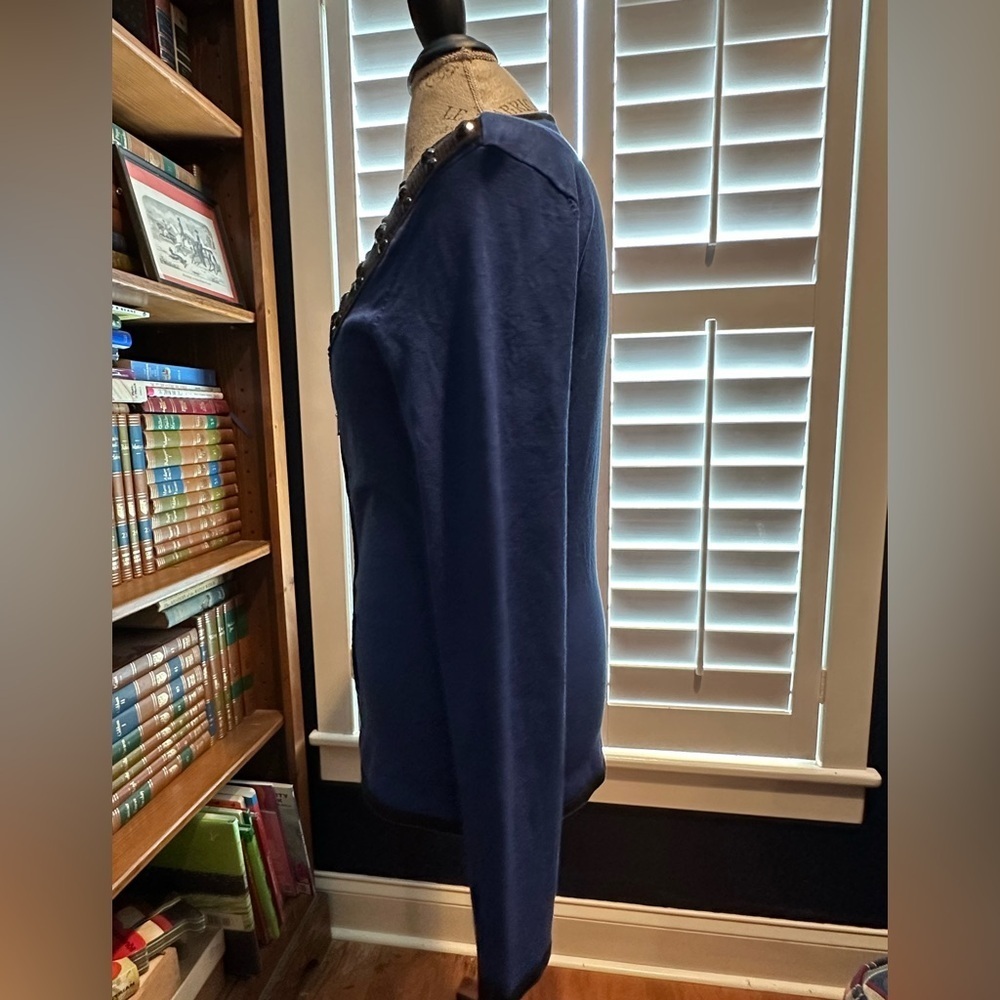 Elegant Blue Cardigan with Black Beaded Collar - Picture 4 of 13
